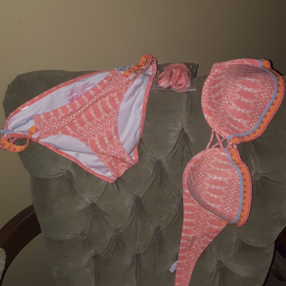 VICTORIA SECRET BATHING SUIT
